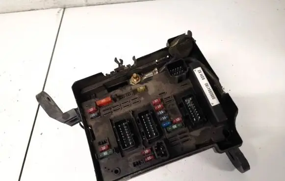 Peugeot 206 Fuse box set 9650664180