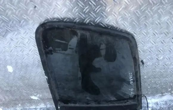 Rear side window