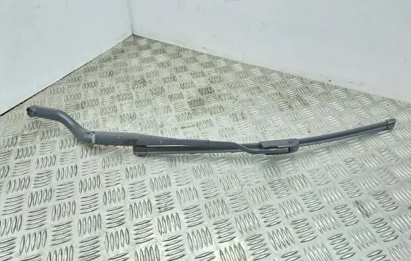 Opel Vectra C Windshield/front glass wiper blade 13188260