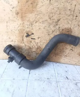 Audi A8 S8 D3 4E Engine coolant pipe/hose 4D0121055B