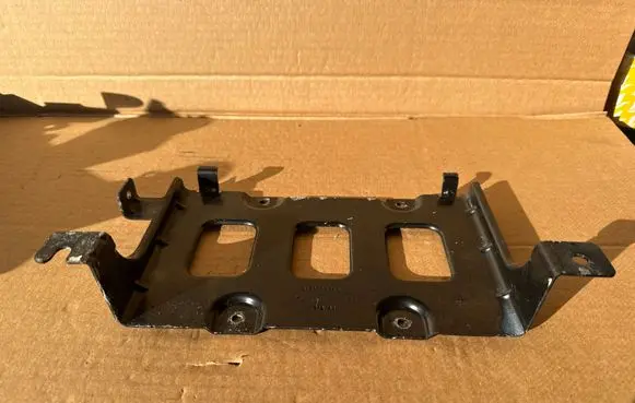 Ram 1500 Sound amplifier holder/bracket 68329027AA