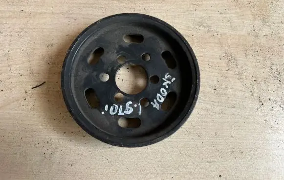 Skoda Octavia Mk1 (1U) Power steering pump pulley 038145255B 06H145255E