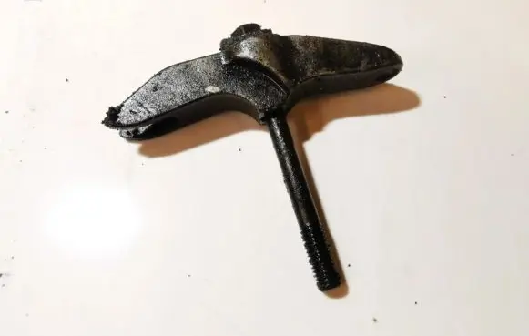 Nissan Almera Tino Fuel Injector clamp holder