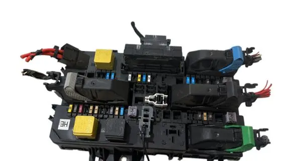 Opel Zafira B Fuse box set 24453850 5DK00866942 13206757