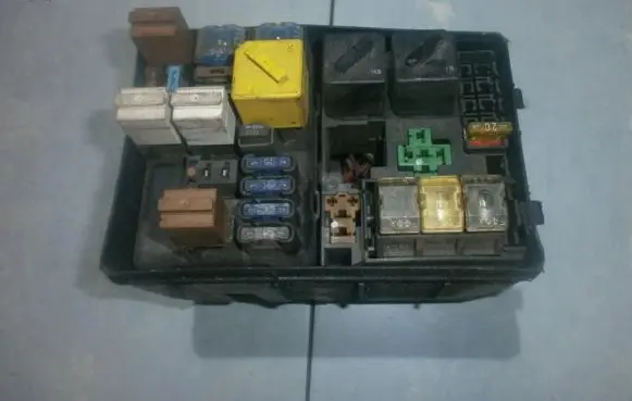 Ford Mondeo MK I Fuse box set 93bg14411ac
