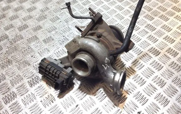 Mercedes-Benz Sprinter W906 Turbo 759688 A6460900480
