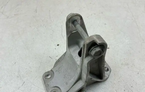 Nissan Leaf I (ZE0) Gearbox mounting bracket BCR 113333NF0A