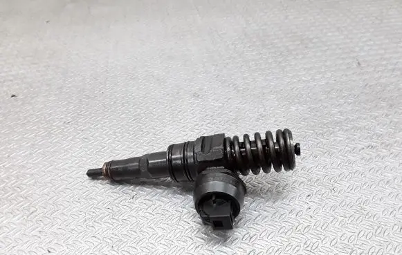 Skoda Octavia Mk2 (1Z) Fuel injector 038130073AG
