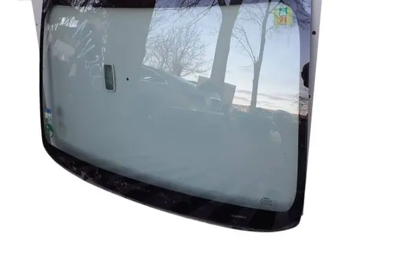 Nissan NV200 Front windscreen/windshield window 43R001566