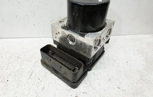 Volvo V40 ABS Pump 31400643 31400645