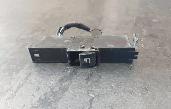 BMW 3 E46 Electric window control switch 6902177
