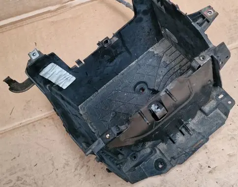Renault Megane III Battery box tray 