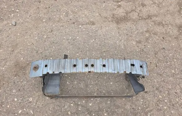 Ford Focus Bottom radiator support slam panel 