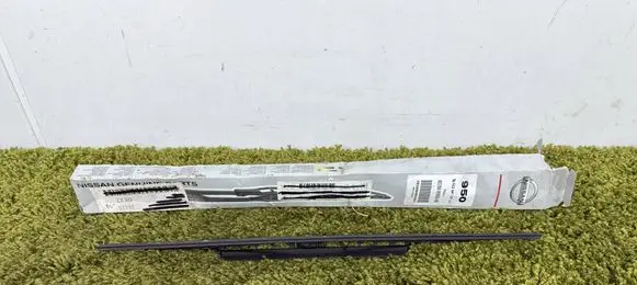 Nissan Micra Windshield/front glass wiper blade Ke288-89950-Ag