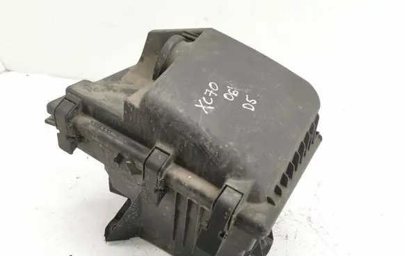 Volvo XC70 Air filter box 8626061
