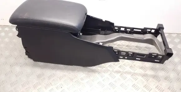 Infiniti Q70 Y51 Armrest