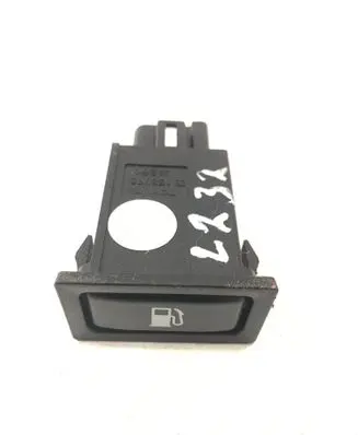 Toyota Avensis T250 Fuel tank opening switch 156795