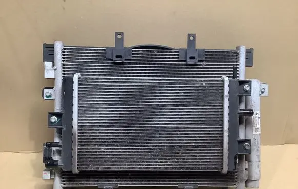Dacia Spring Radiator set 214814715R 921005444R