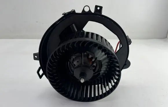 Volkswagen Tiguan Heater fan/blower 5WC819021A