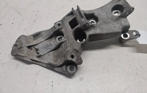 Renault Megane II Generator/alternator bracket 8200327134