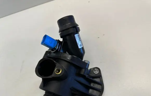 Thermostat/thermostat housing