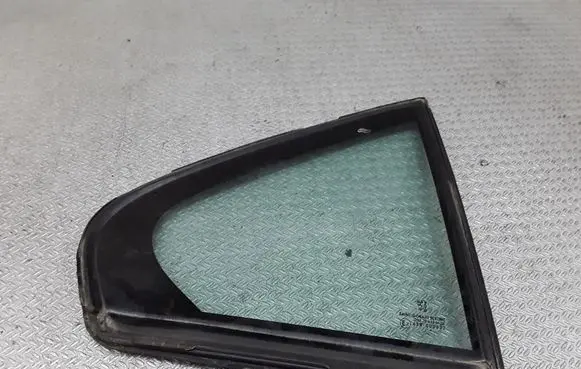 Peugeot 607 Rear vent window glass 