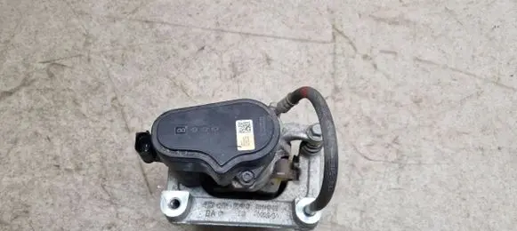 KIA EV6 Rear brake caliper T158247700