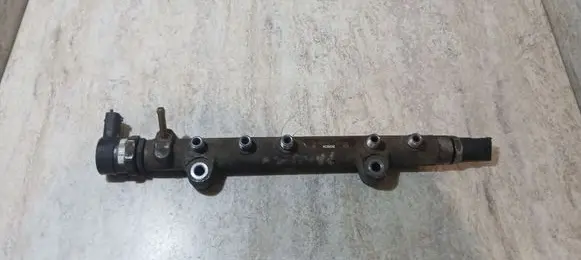 Toyota Avensis T270 Fuel main line pipe 0281002621