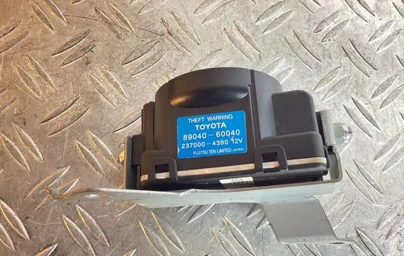 Toyota Land Cruiser (J200) Alarm system siren 8904060040 2370004390
