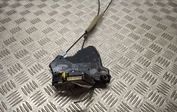 Toyota Corolla E120 E130 Front door lock 