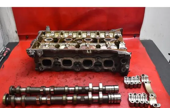 Mitsubishi Lancer VIII Engine head 