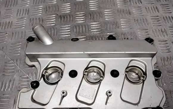 Audi A6 S6 C6 4F Rocker cam cover 06E103472N