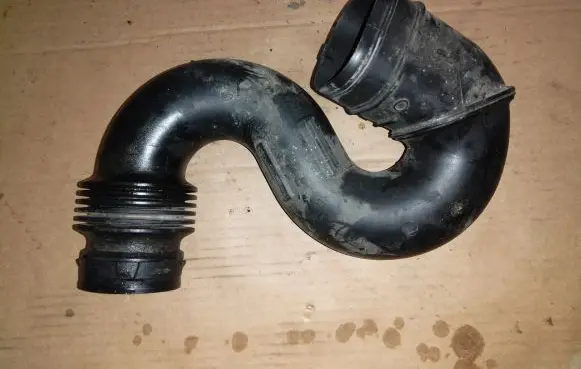Renault Trafic III (X82) Air intake duct part 165555514R