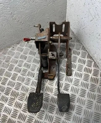 Chrysler Voyager Pedal assembly 