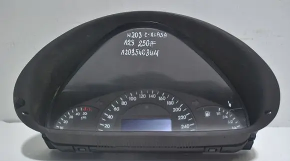 Mercedes-Benz C W203 Speedometer (instrument cluster) A2035403411