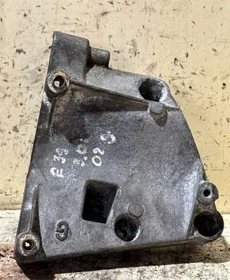 BMW 3 E46 Engine mounting bracket 1432237 64551432237