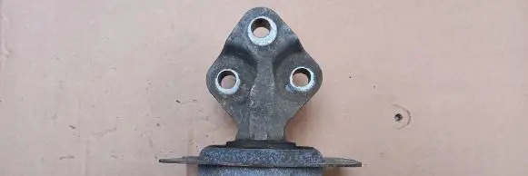 Opel Insignia A Engine mount bracket 13227735