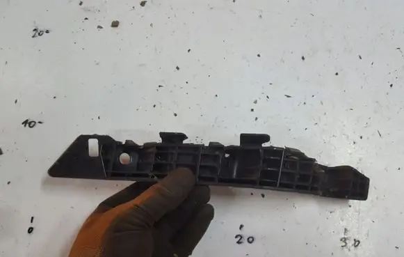 KIA Sportage Front bumper mounting bracket