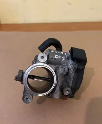 Volkswagen Caddy Throttle valve 04L128063P A2C84315500 ZSB04L128059