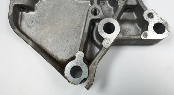 Ford Mondeo Mk III Engine mounting bracket 9180996