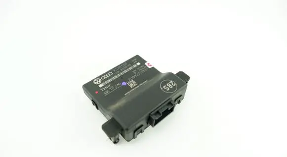 Volkswagen Polo VI Trunk lid opening control unit 