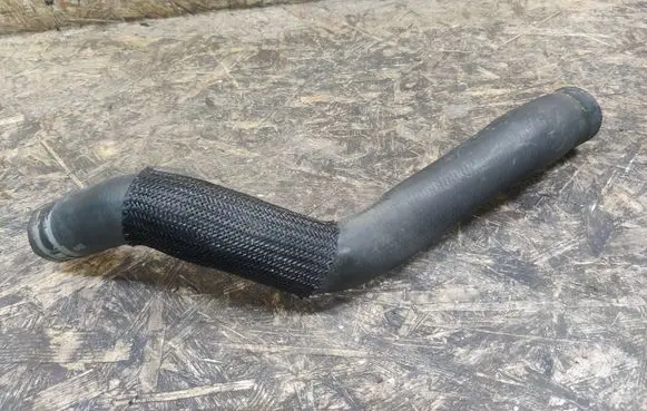 Cadillac SRX Engine coolant pipe/hose 10360705