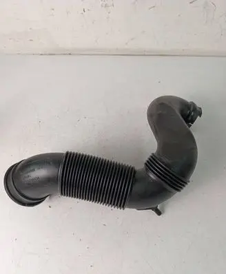 Opel Insignia A Air intake hose/pipe 55560898 329788454