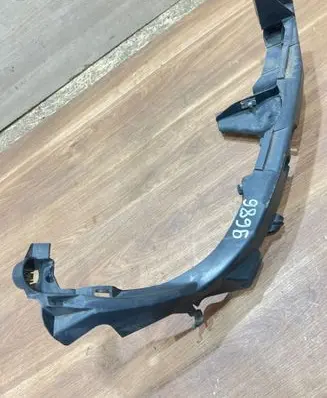 BMW 3 E90 E91 Headlight/headlamp mounting bracket 7116708