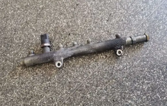 Renault Scenic II - Grand scenic II Fuel main line pipe 8200347176 0445214024