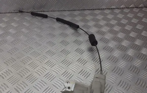Mazda 5 Front door lock