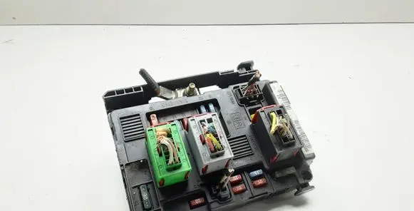 Citroen Berlingo Fuse module 9643498980