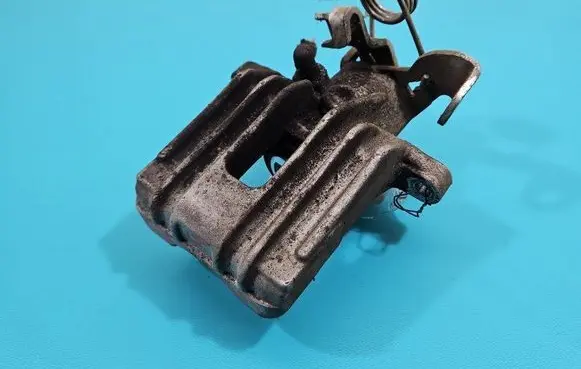 Rear brake caliper
