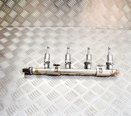 Audi A4 S4 B9 8W Fuel main line pipe 04E133320D