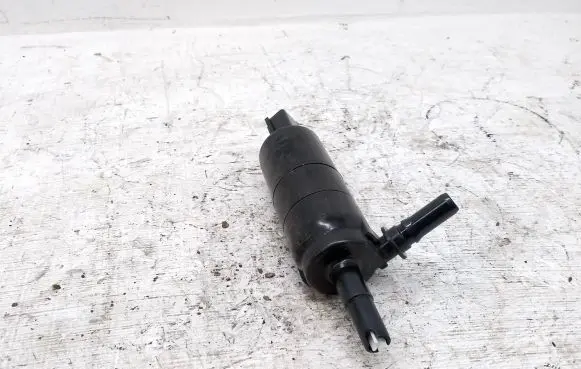 BMW 4 F32 F33 Headlight washer pump 7217792